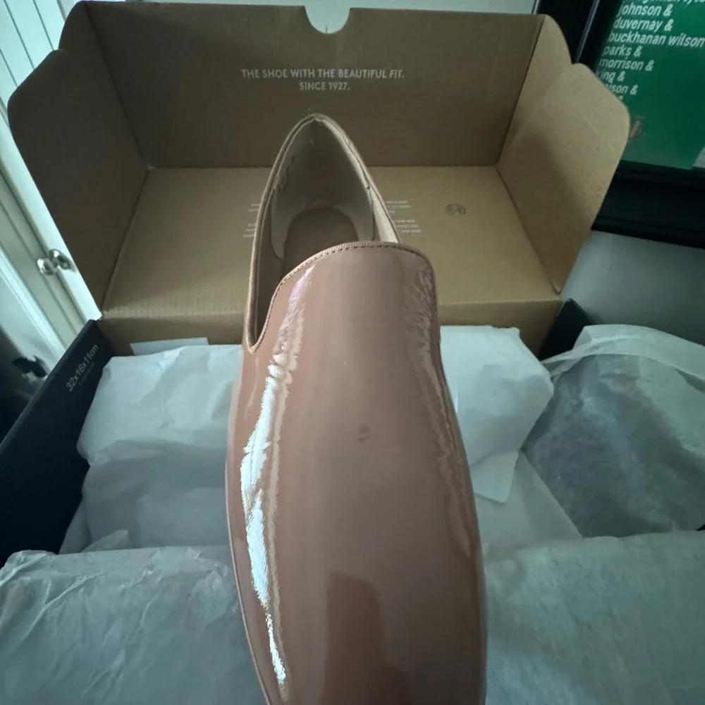 Naturalizer Women Effortless Glossy Patent Leather Mauve Loafers- 9.5- BNWT